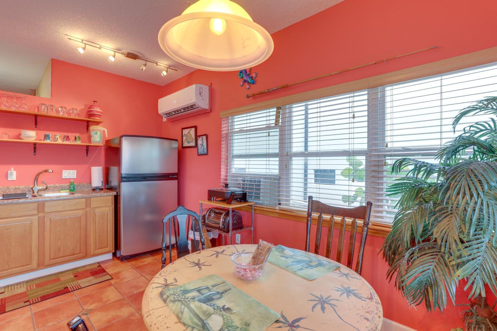 Vibrant Condo - Walk To Indian Rocks Beach! Clearwater Beach Eksteriør billede